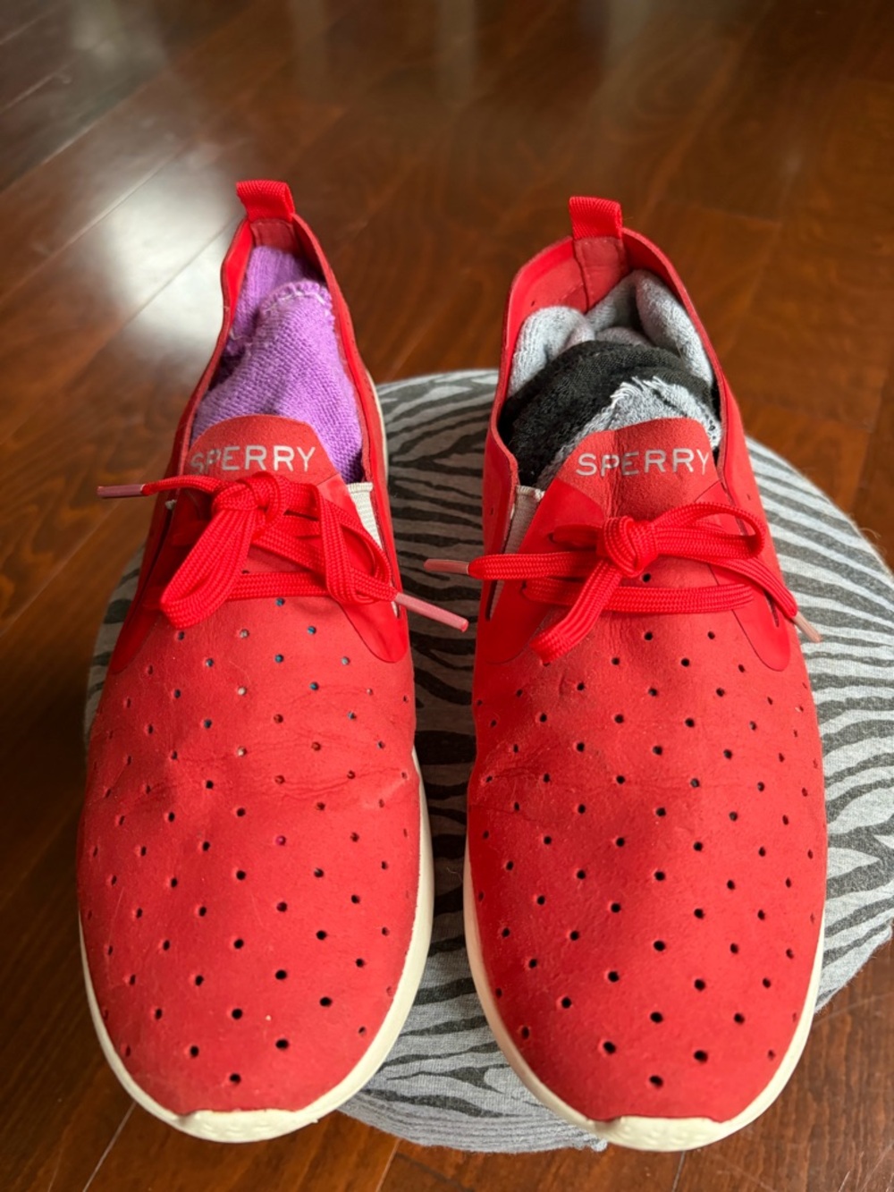 Sperry Women’s Swell Emmy Red Perforated Lace-Up Sneakers Size 8